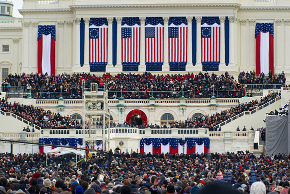 Crowds before the Inaugural Stage