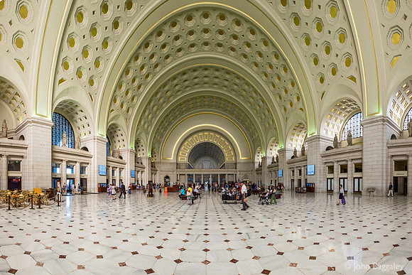Union Station, Before Rush Hour